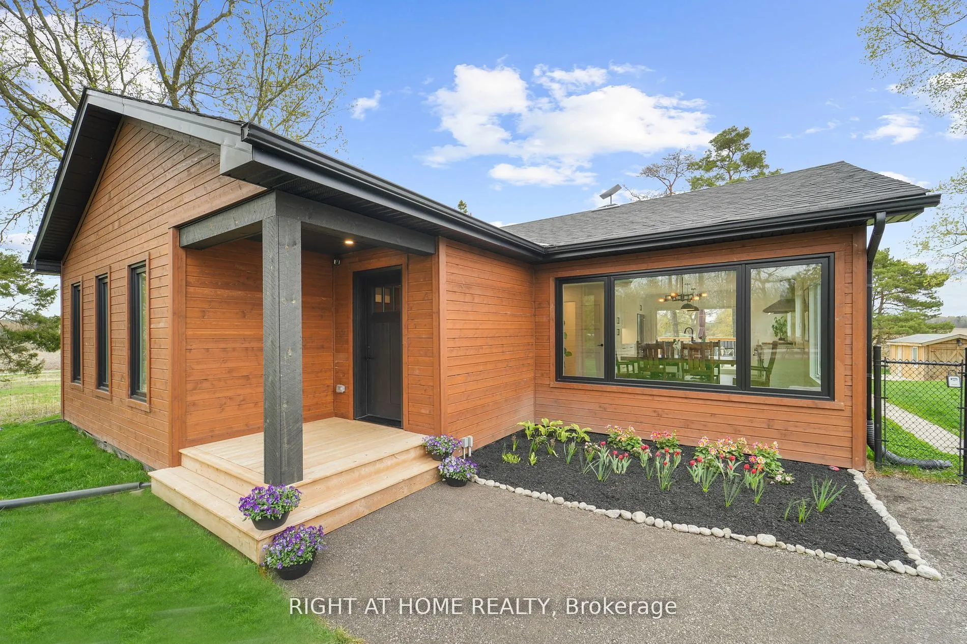 17083 Warden Avenue