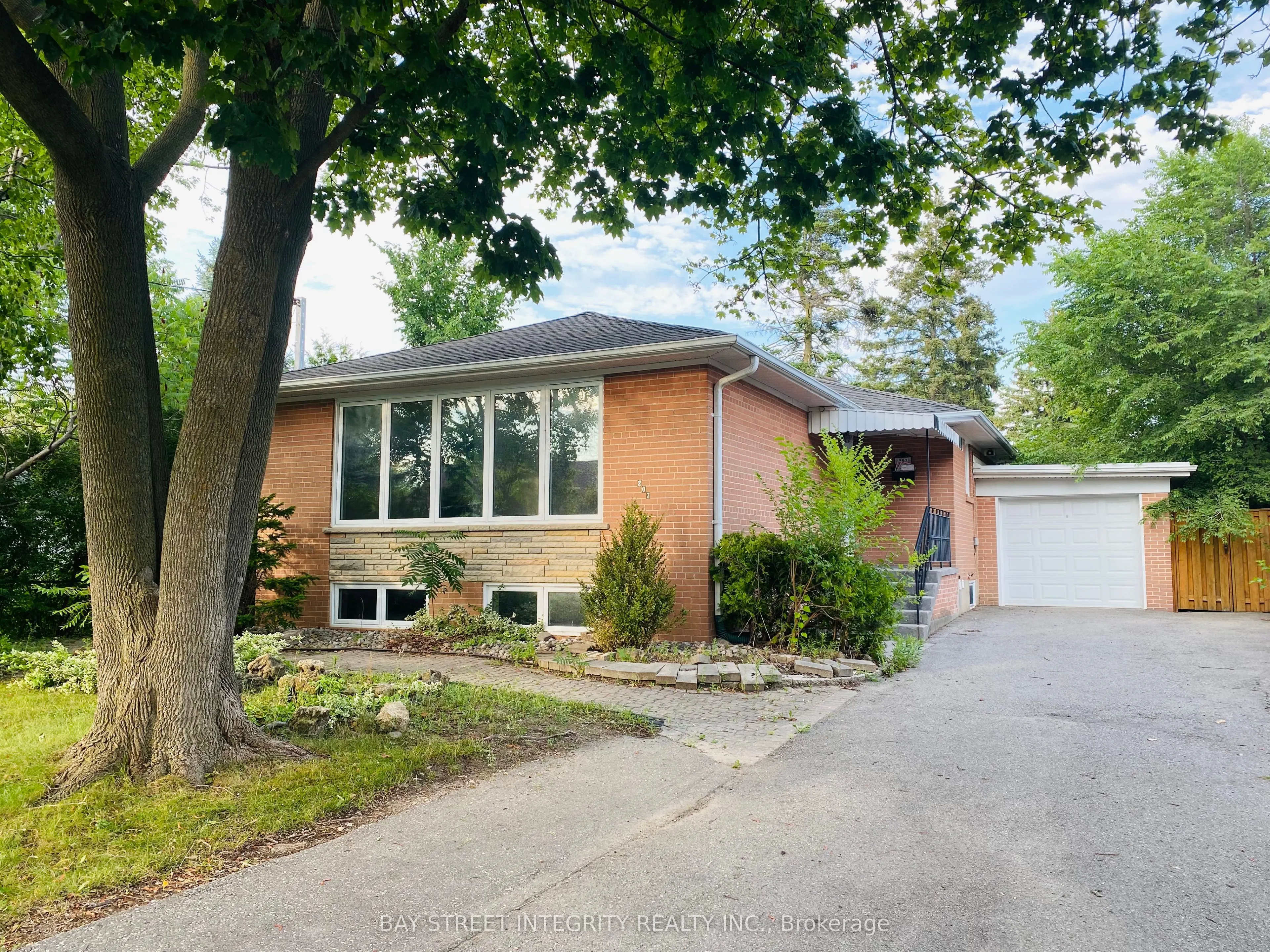 207 Maple Avenue