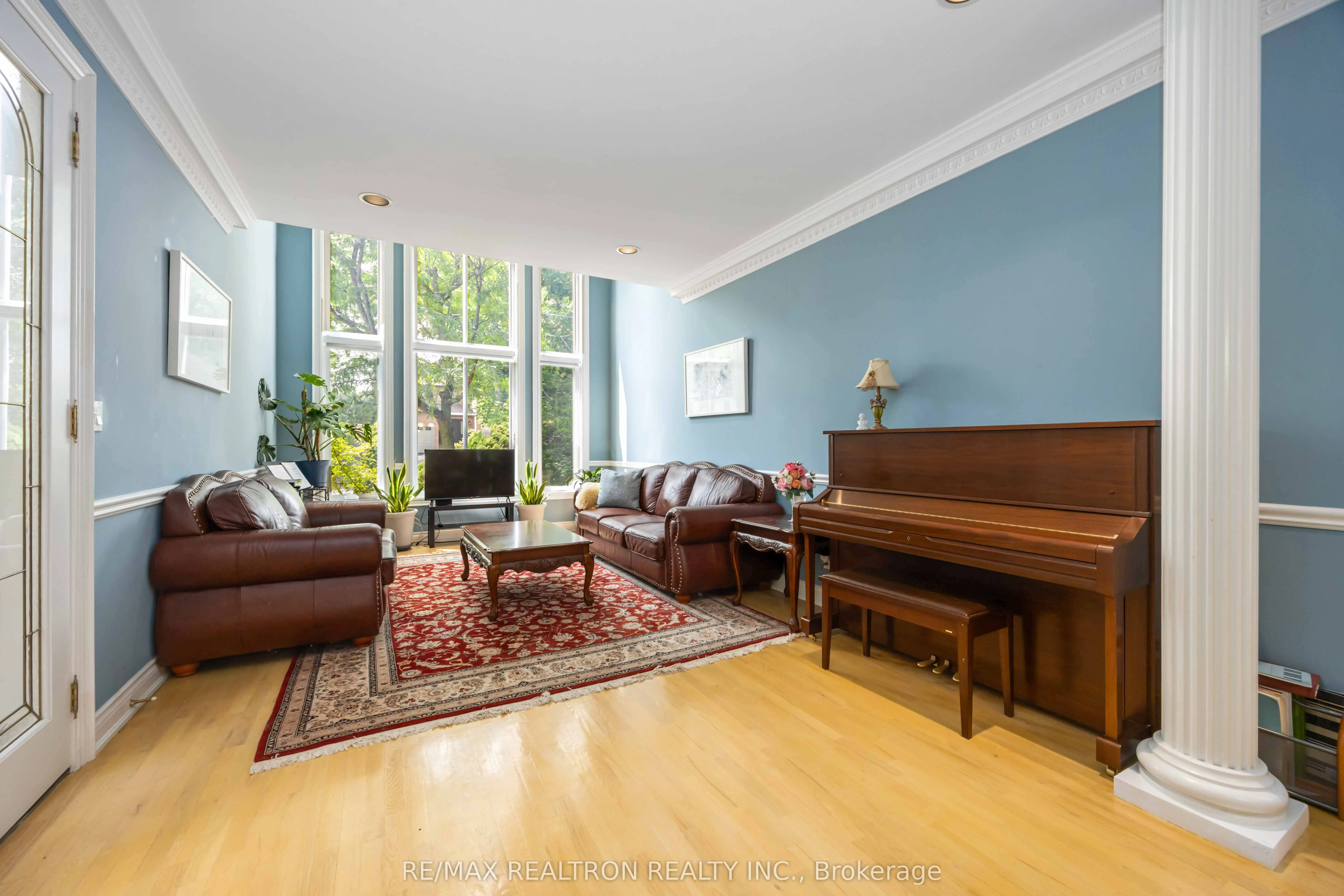 77 Sprucewood Drive