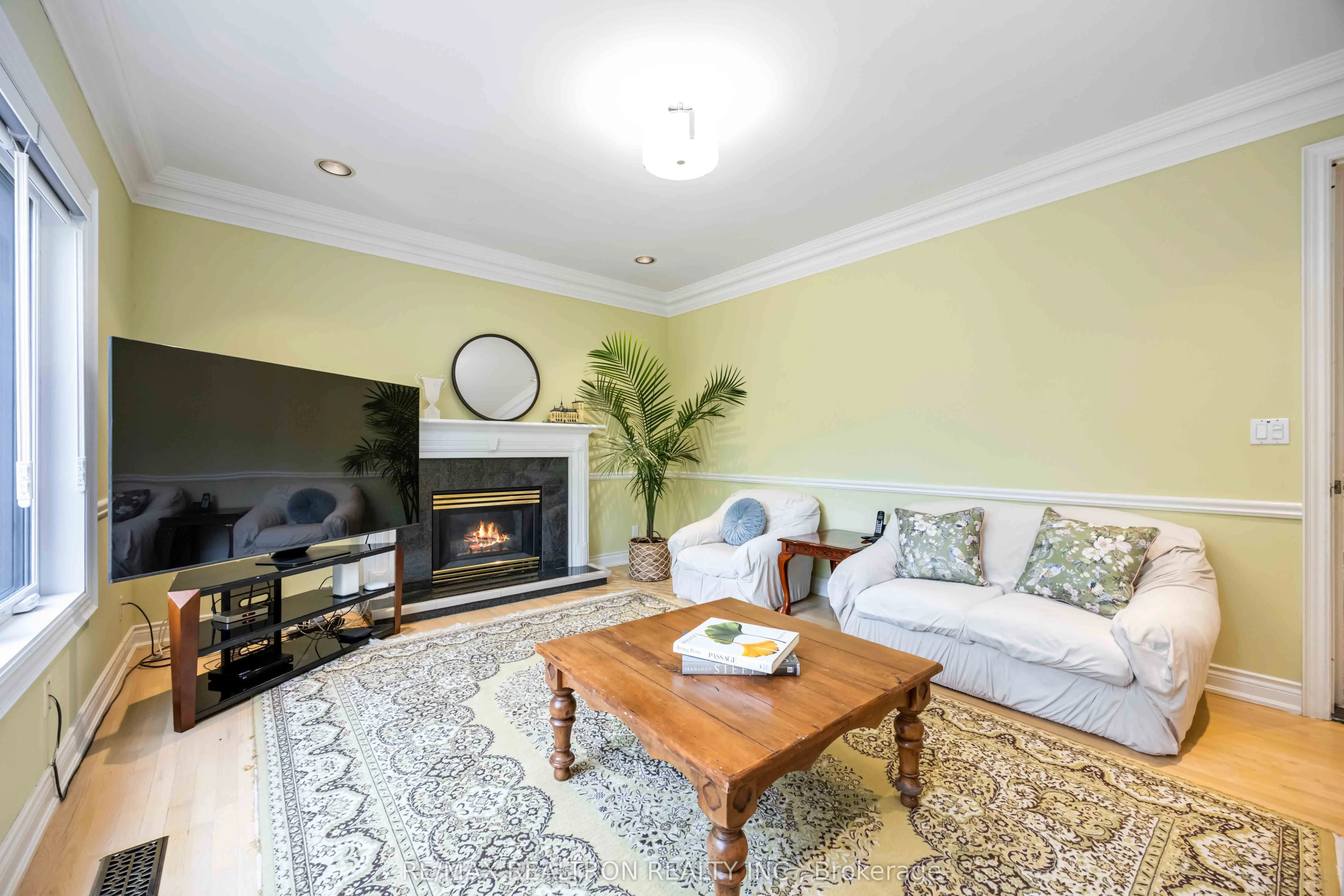 77 Sprucewood Drive