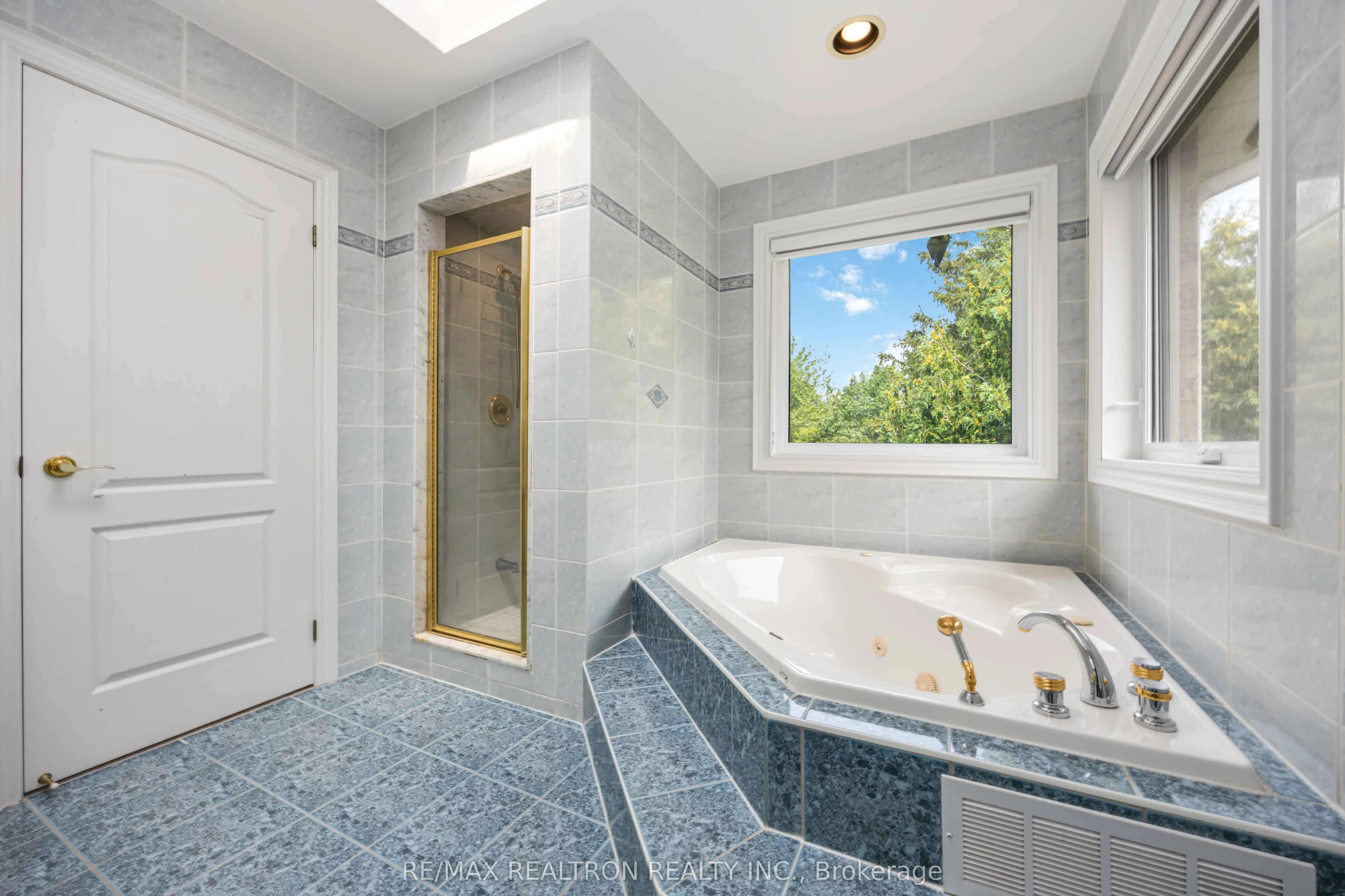 77 Sprucewood Drive