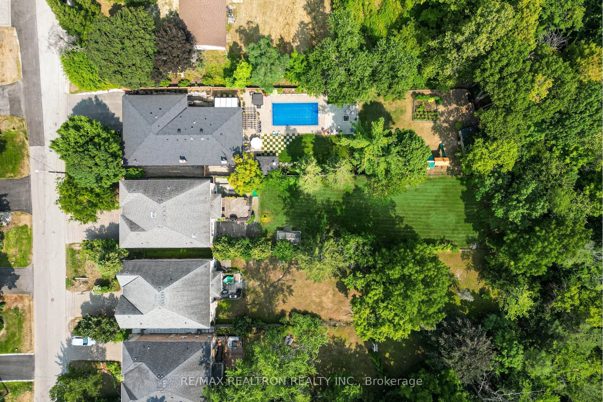 77 Sprucewood Drive