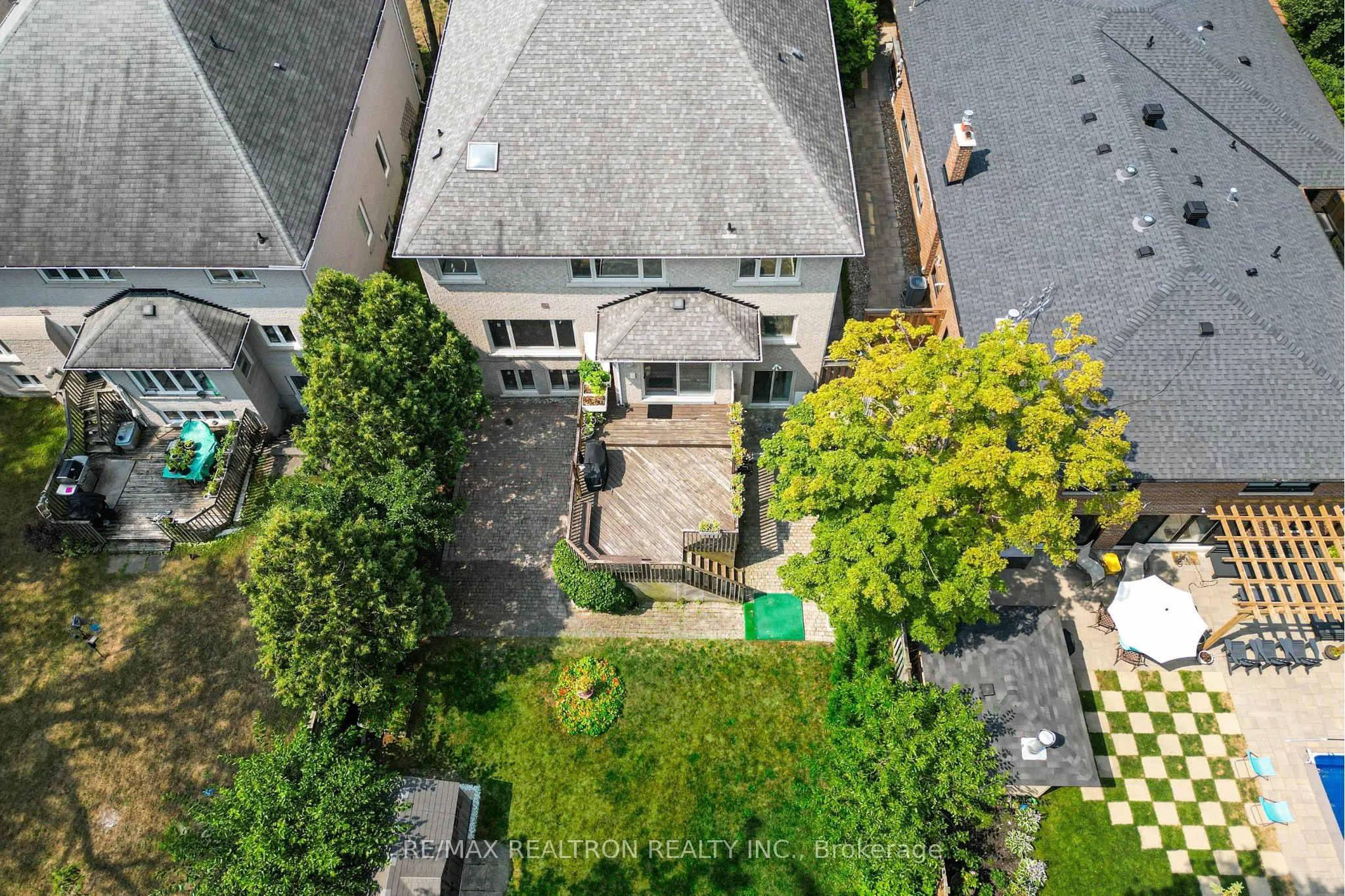 77 Sprucewood Drive
