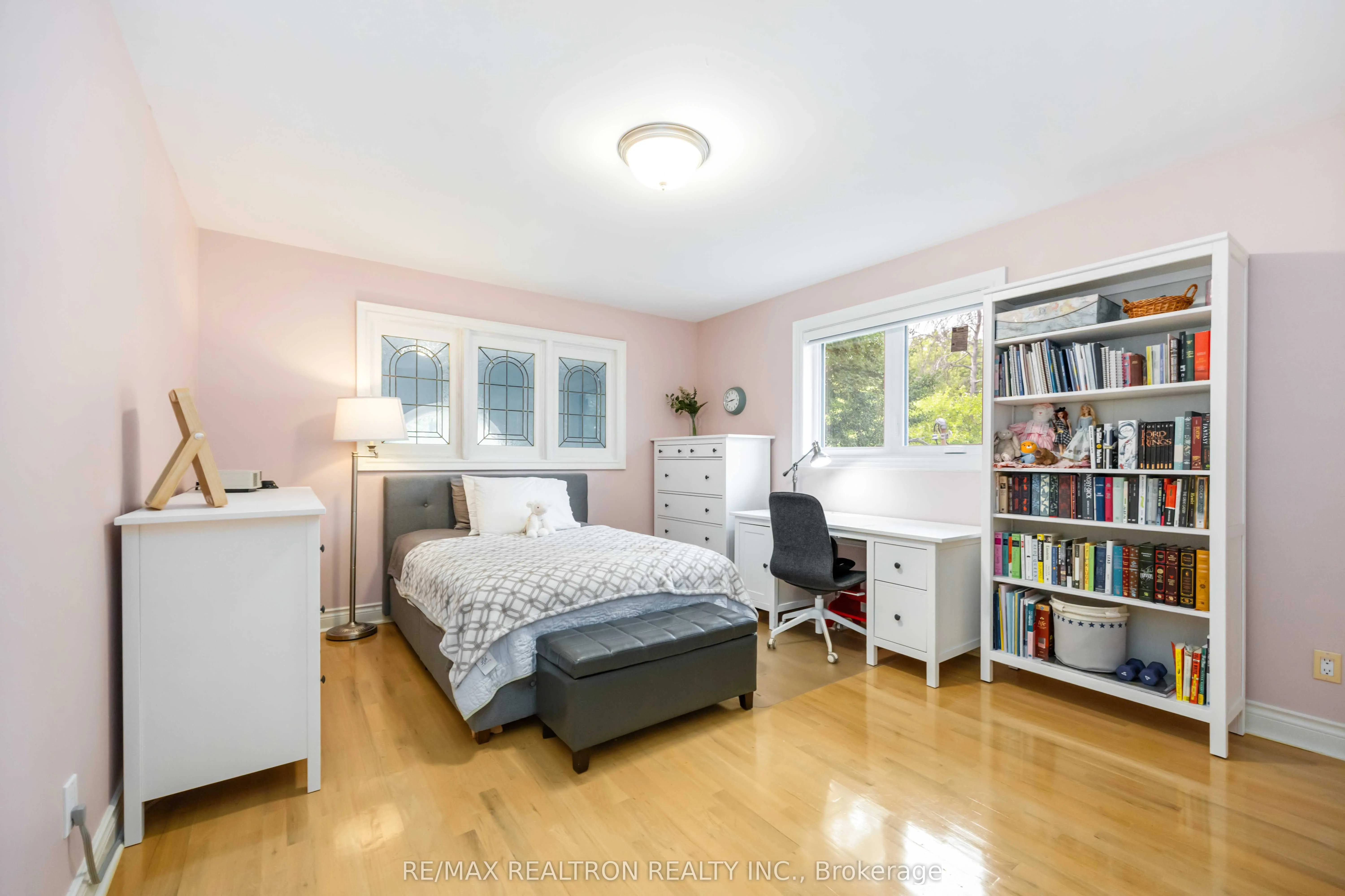 77 Sprucewood Drive