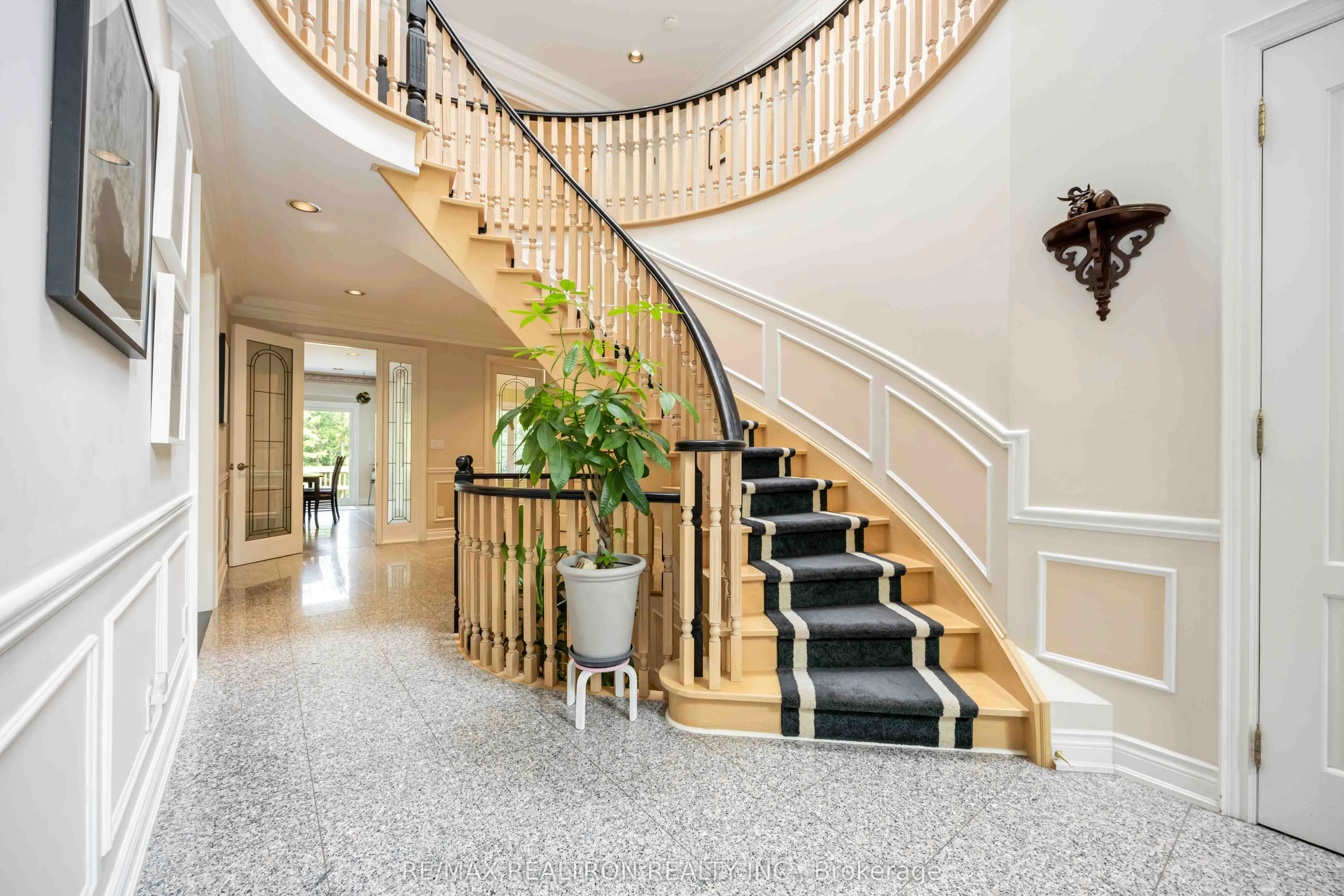 77 Sprucewood Drive