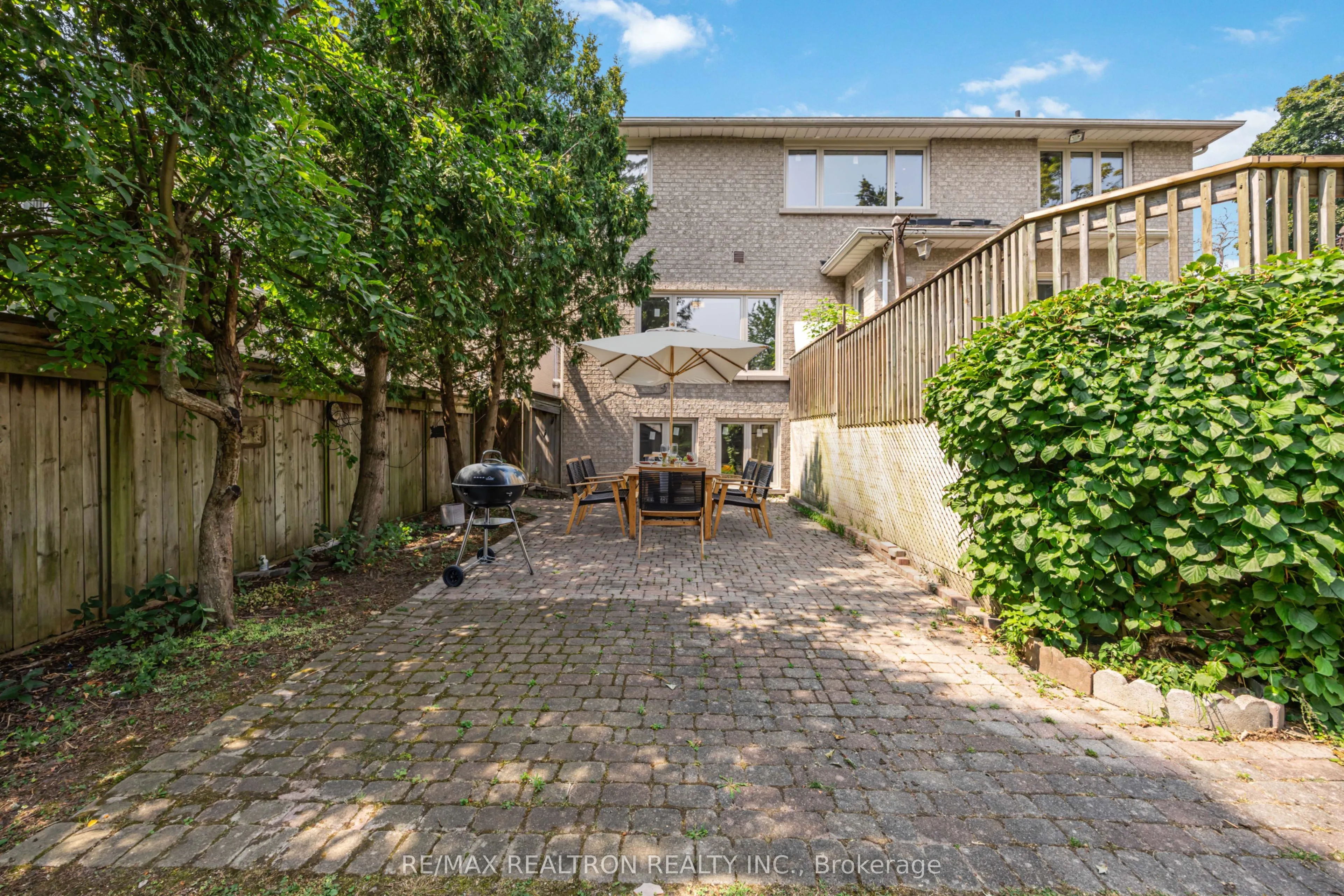 77 Sprucewood Drive