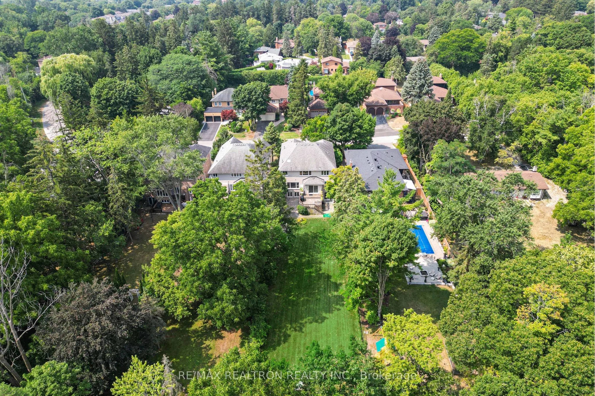 77 Sprucewood Drive