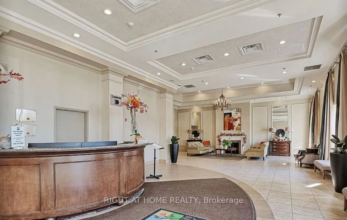 8 Maison Parc Court, #118