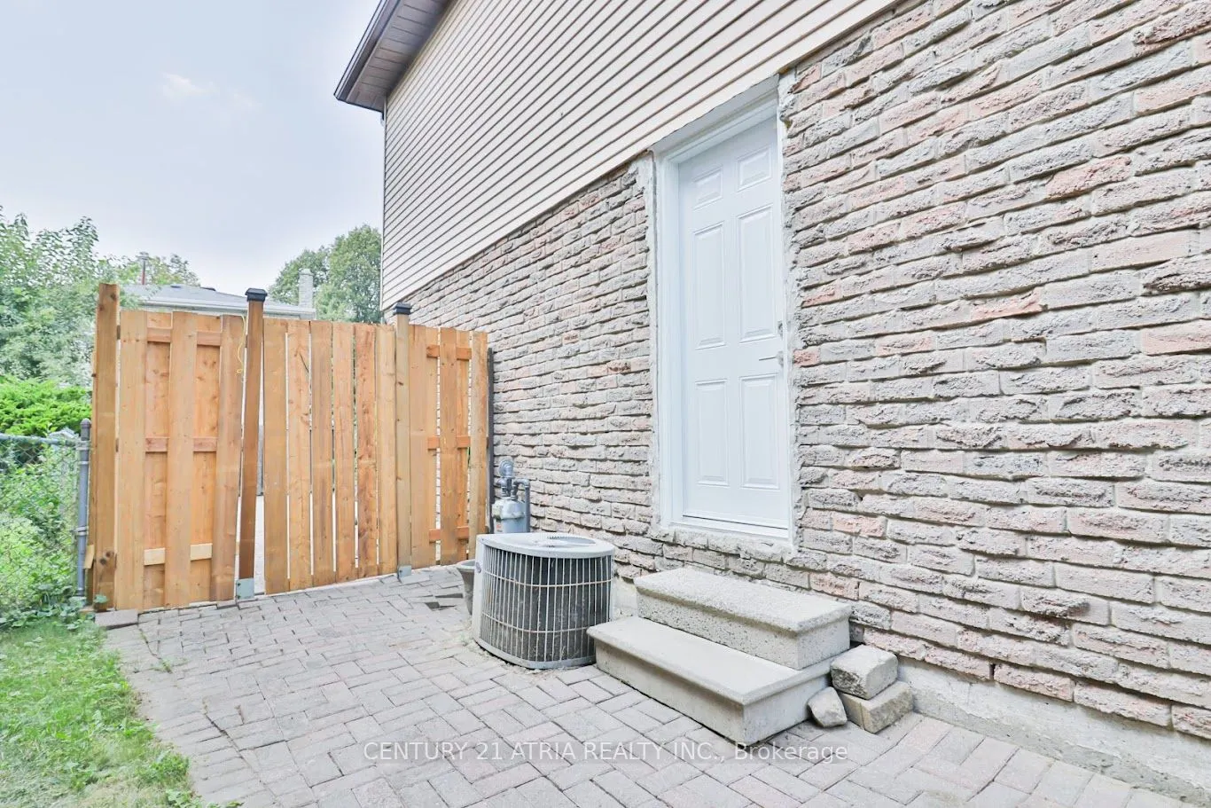 30 Pepperell Crescent