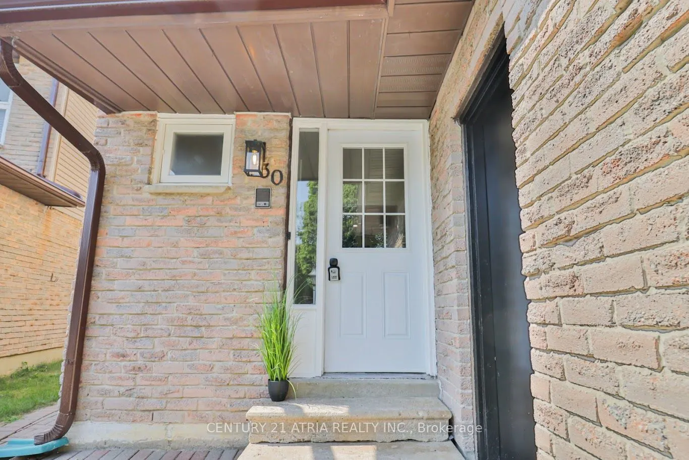 30 Pepperell Crescent