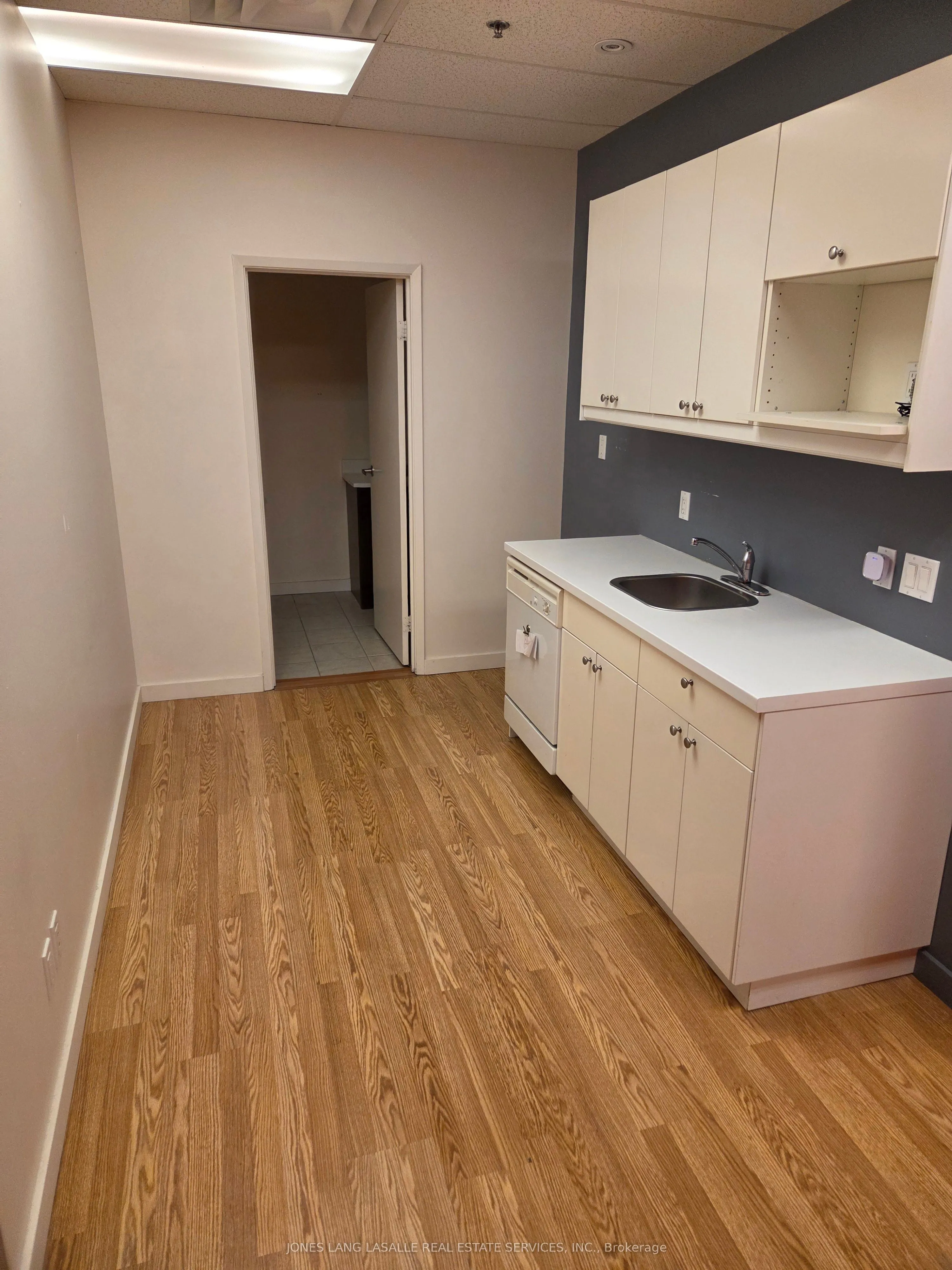 110 Riviera Drive, #7