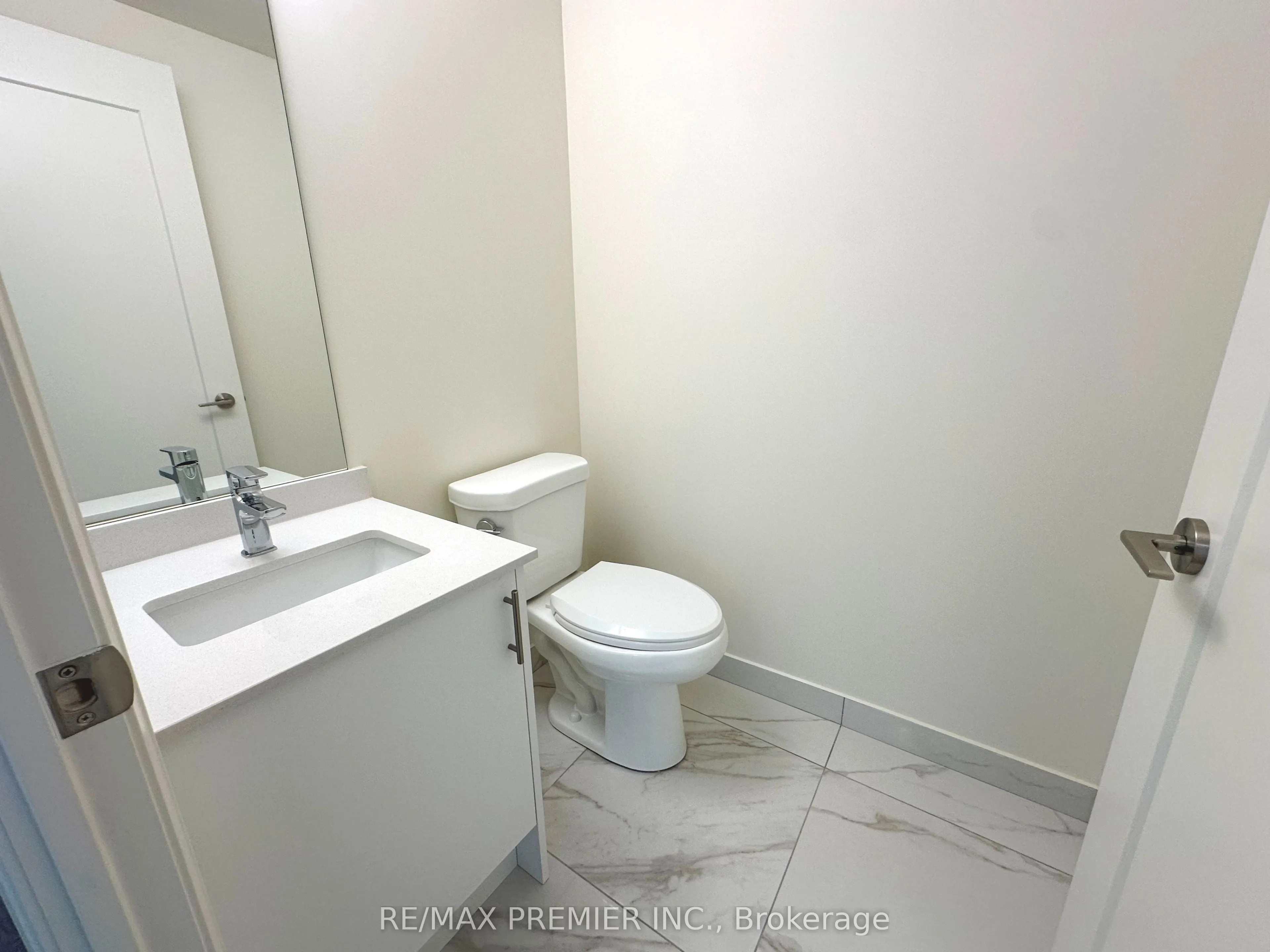 8960 Jane Street, #1903