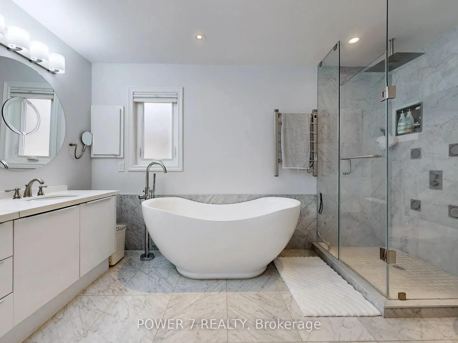 76 Silver Rose Crescent