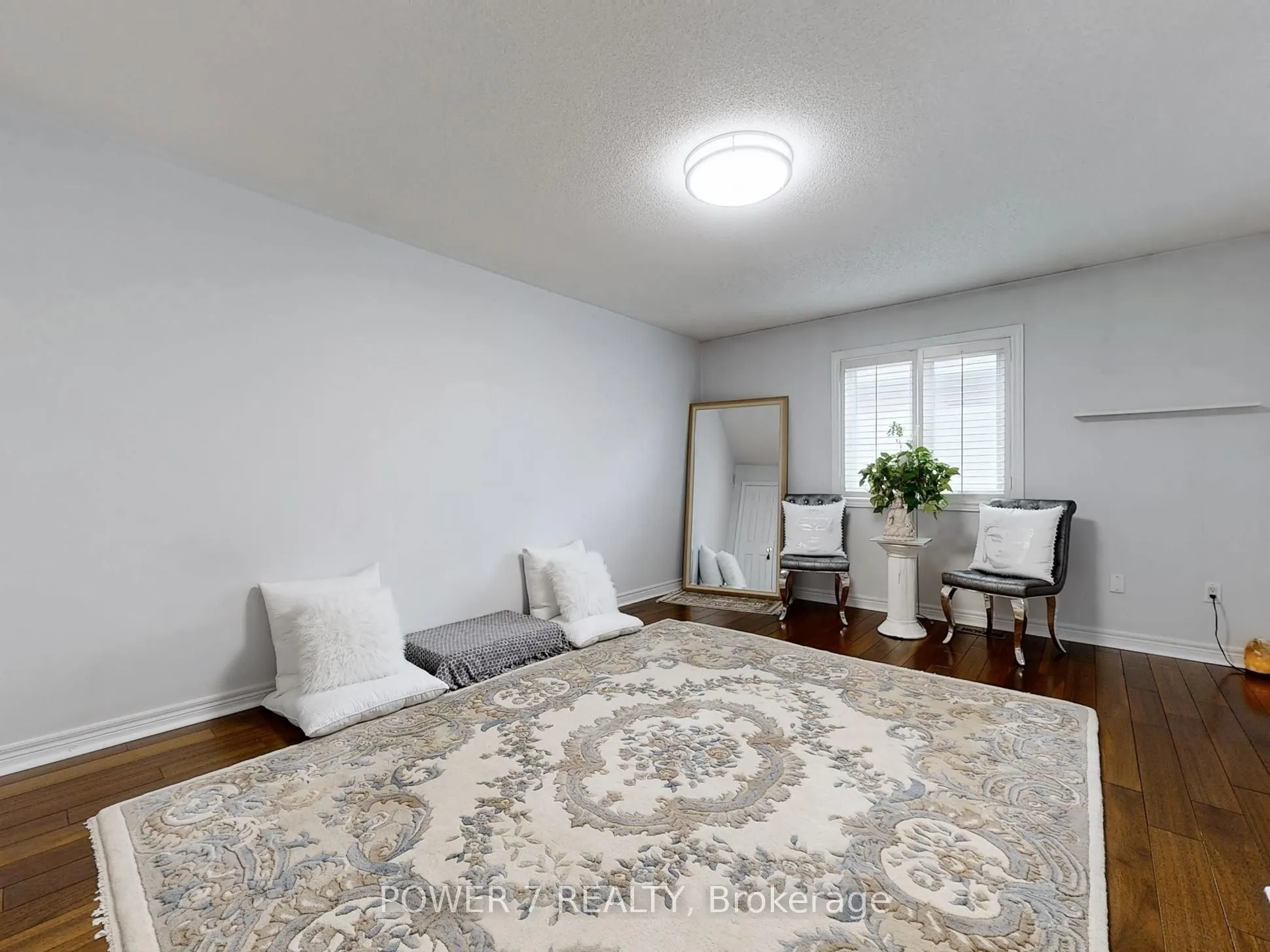 76 Silver Rose Crescent