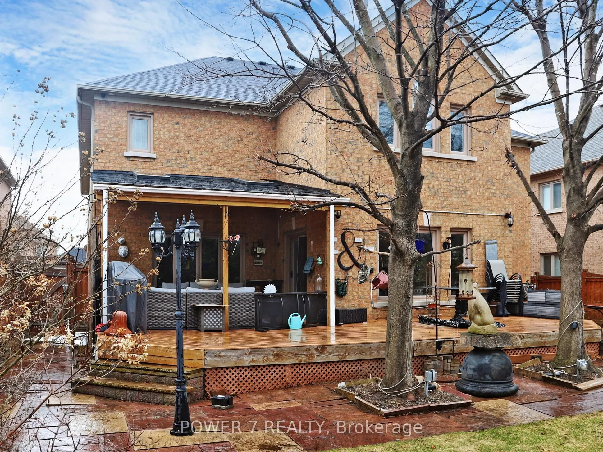 76 Silver Rose Crescent