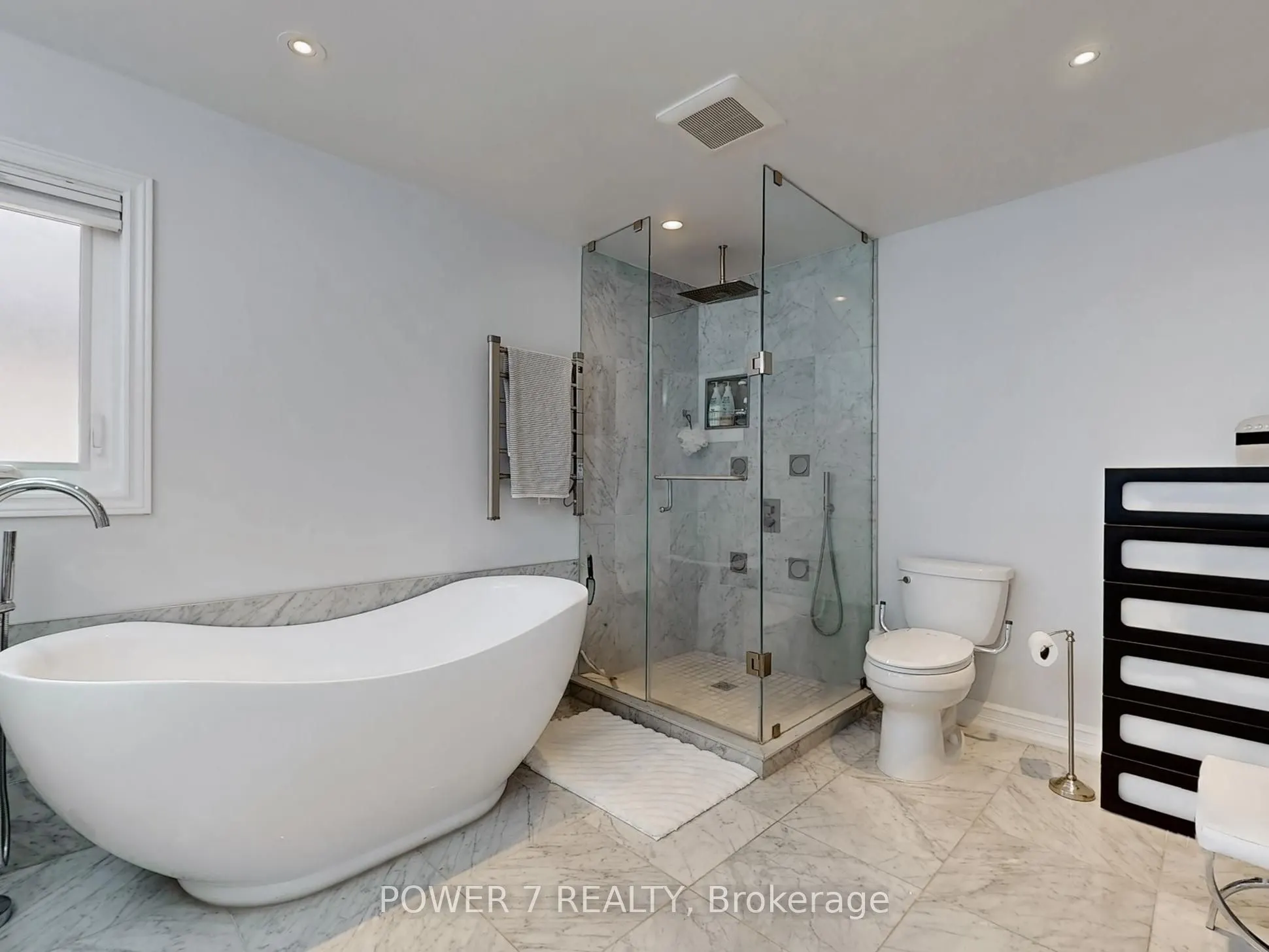 76 Silver Rose Crescent