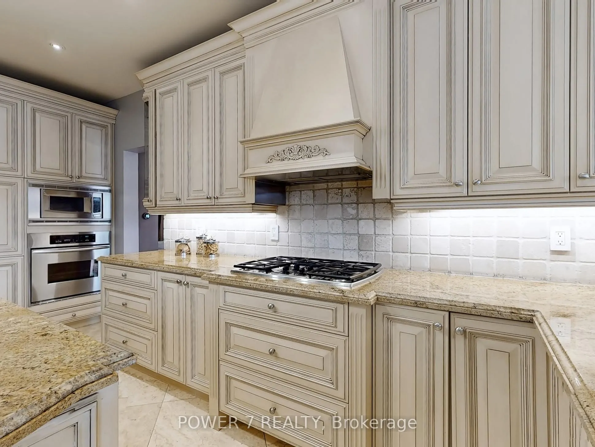 76 Silver Rose Crescent