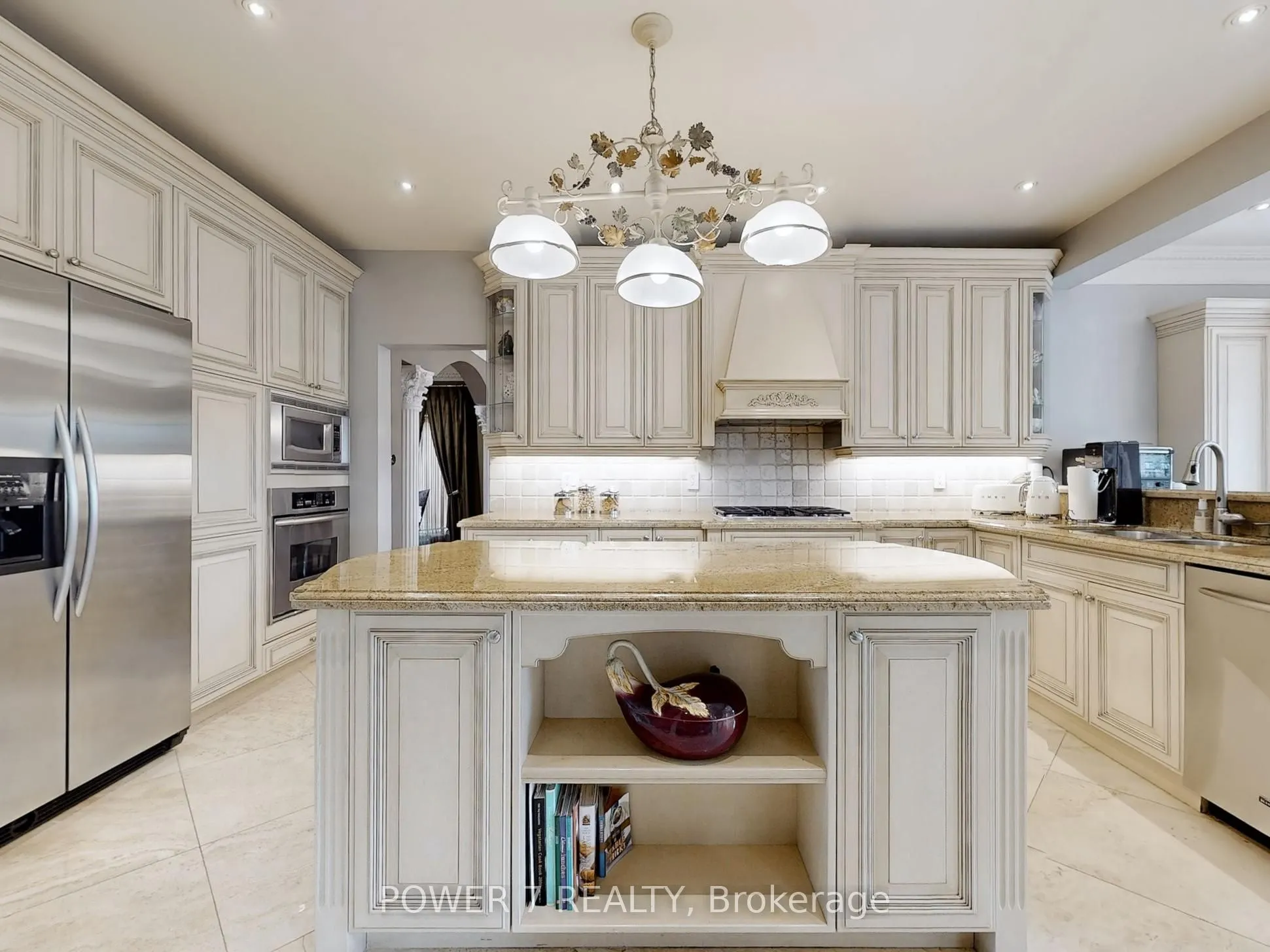 76 Silver Rose Crescent