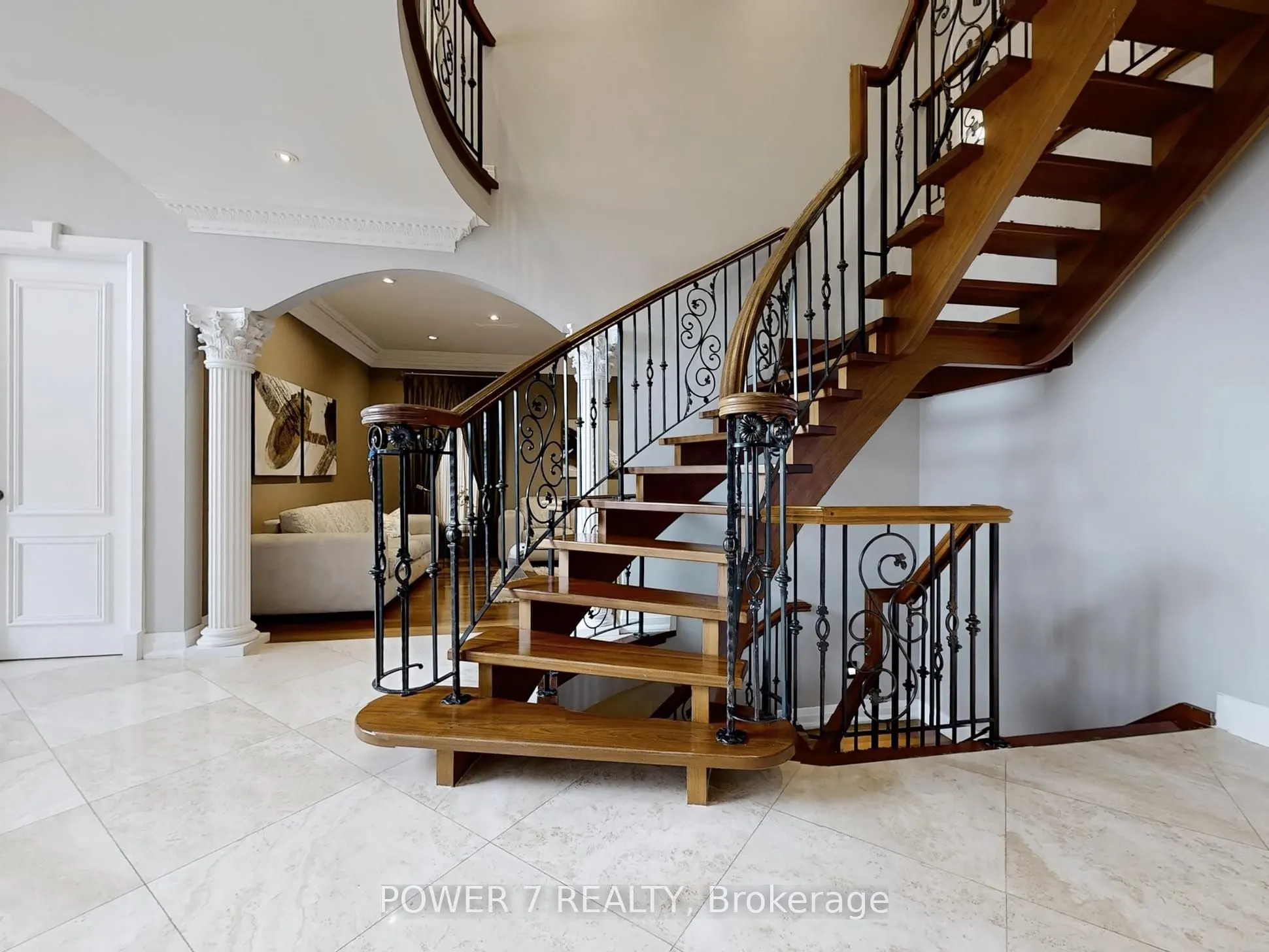 76 Silver Rose Crescent