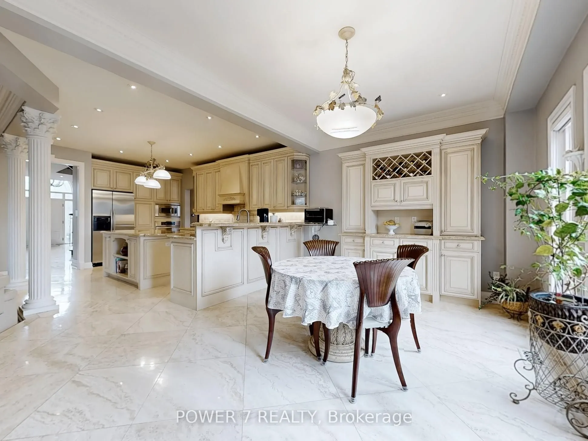 76 Silver Rose Crescent