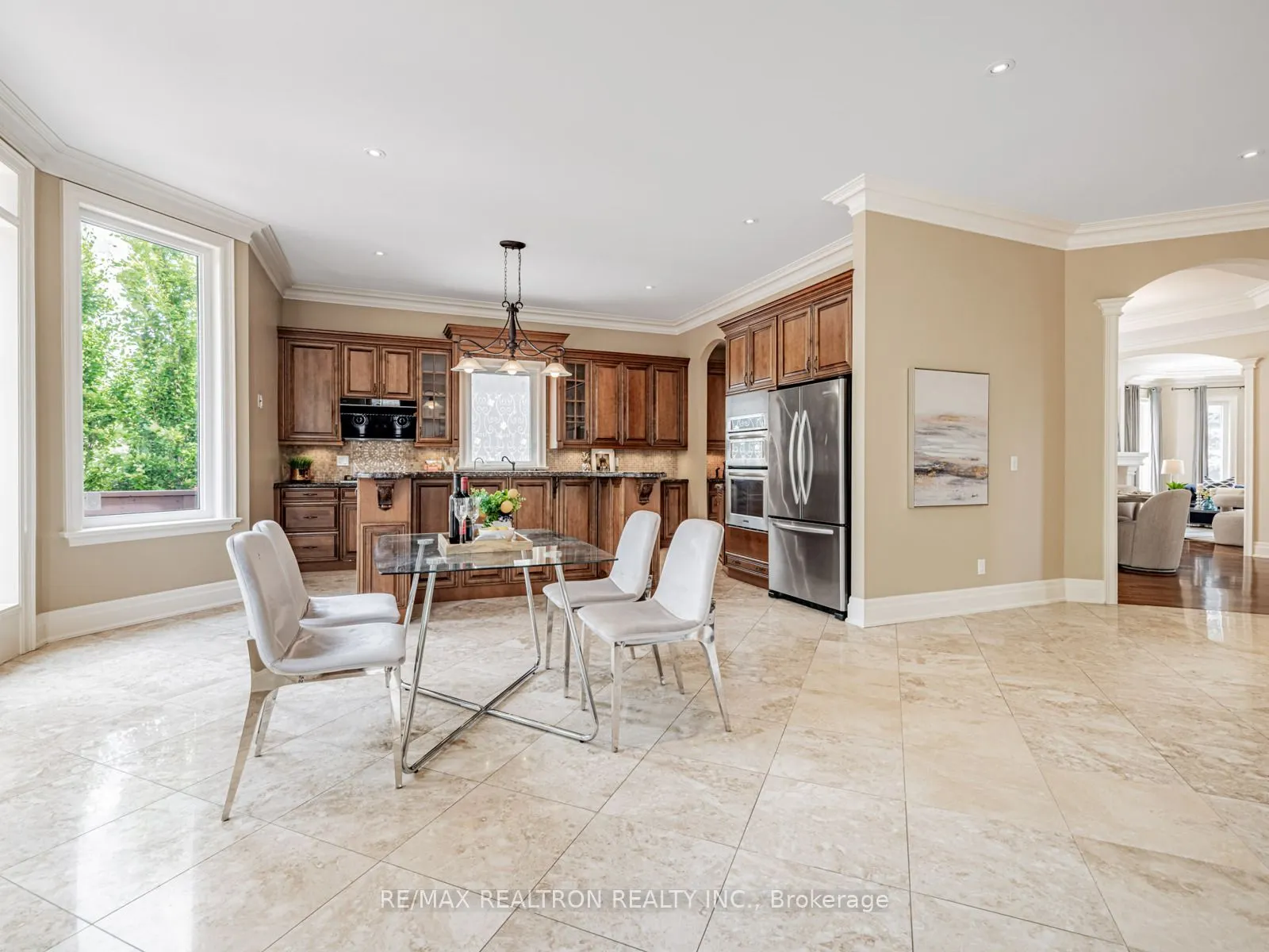 12 Orlon Crescent