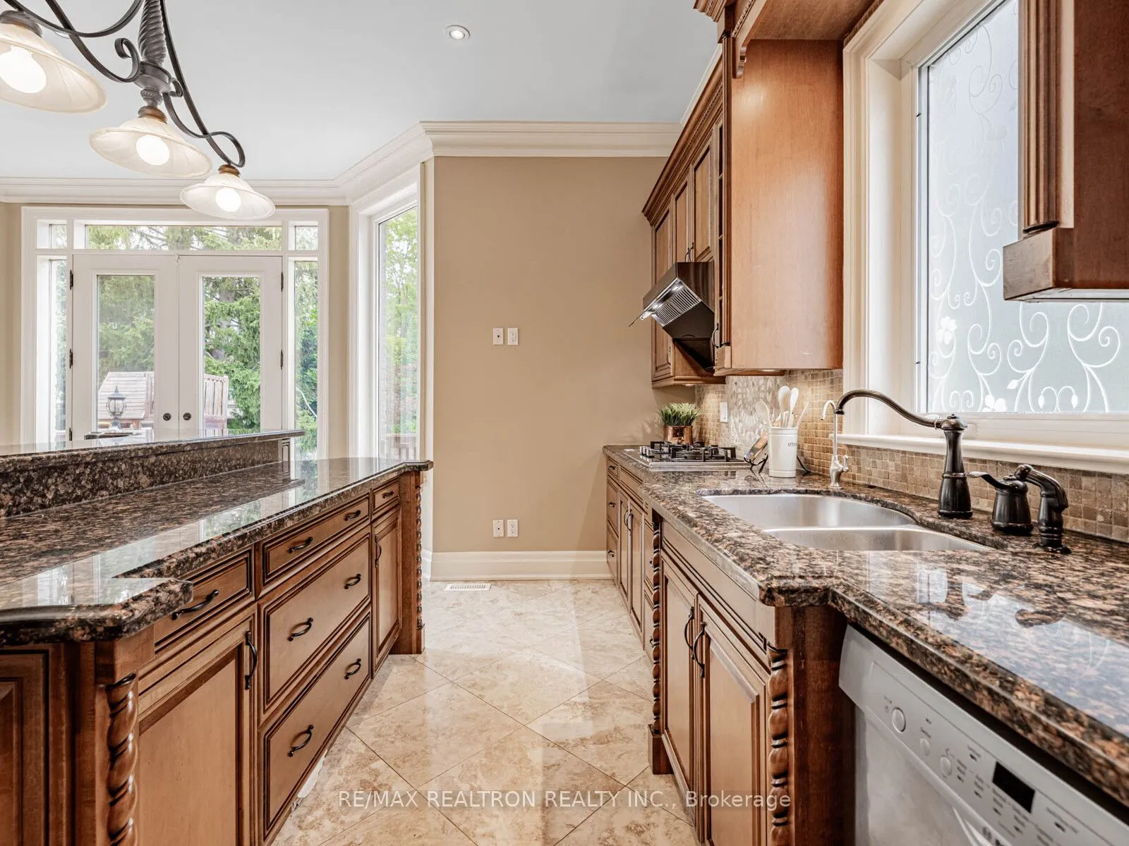 12 Orlon Crescent