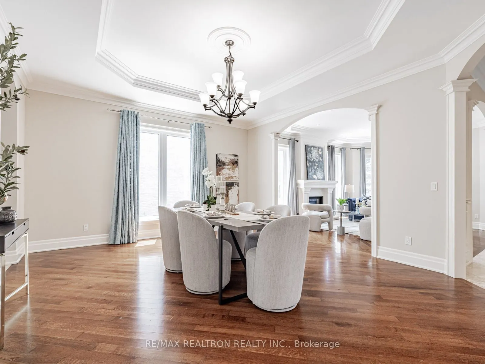 12 Orlon Crescent