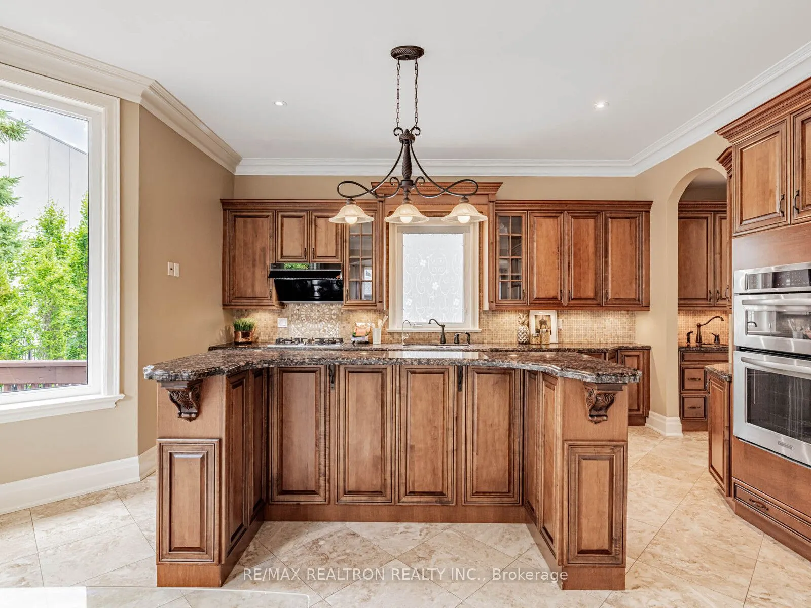12 Orlon Crescent