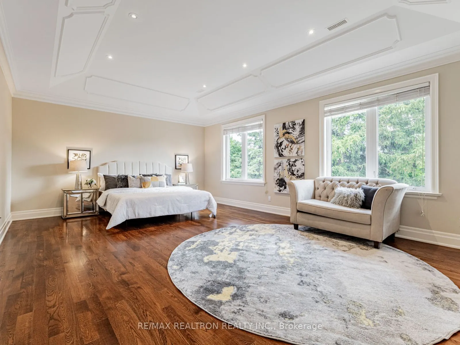 12 Orlon Crescent