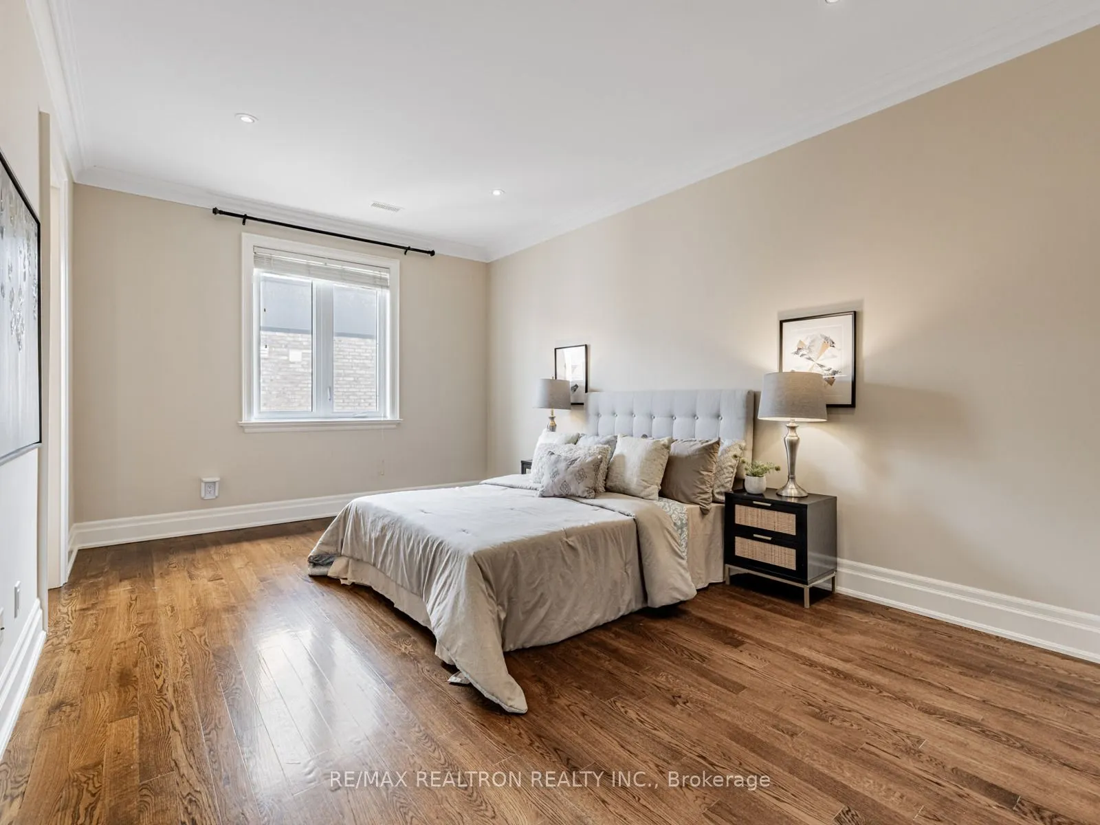12 Orlon Crescent