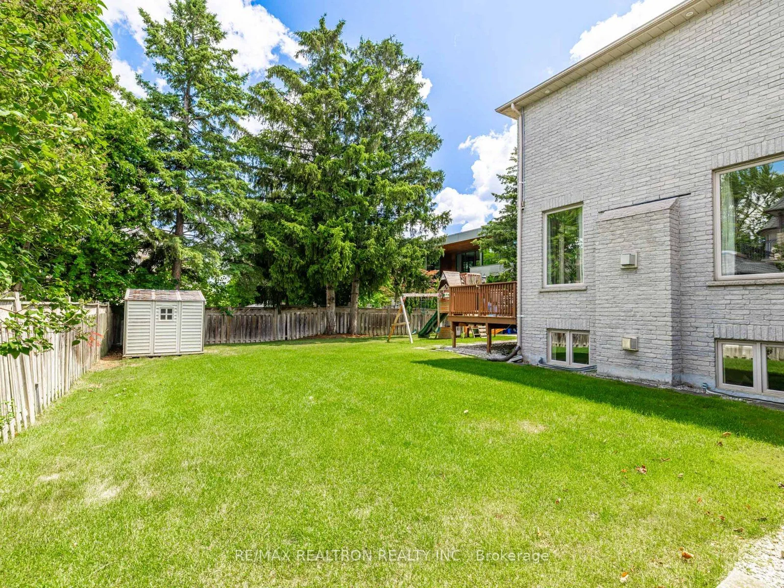 12 Orlon Crescent