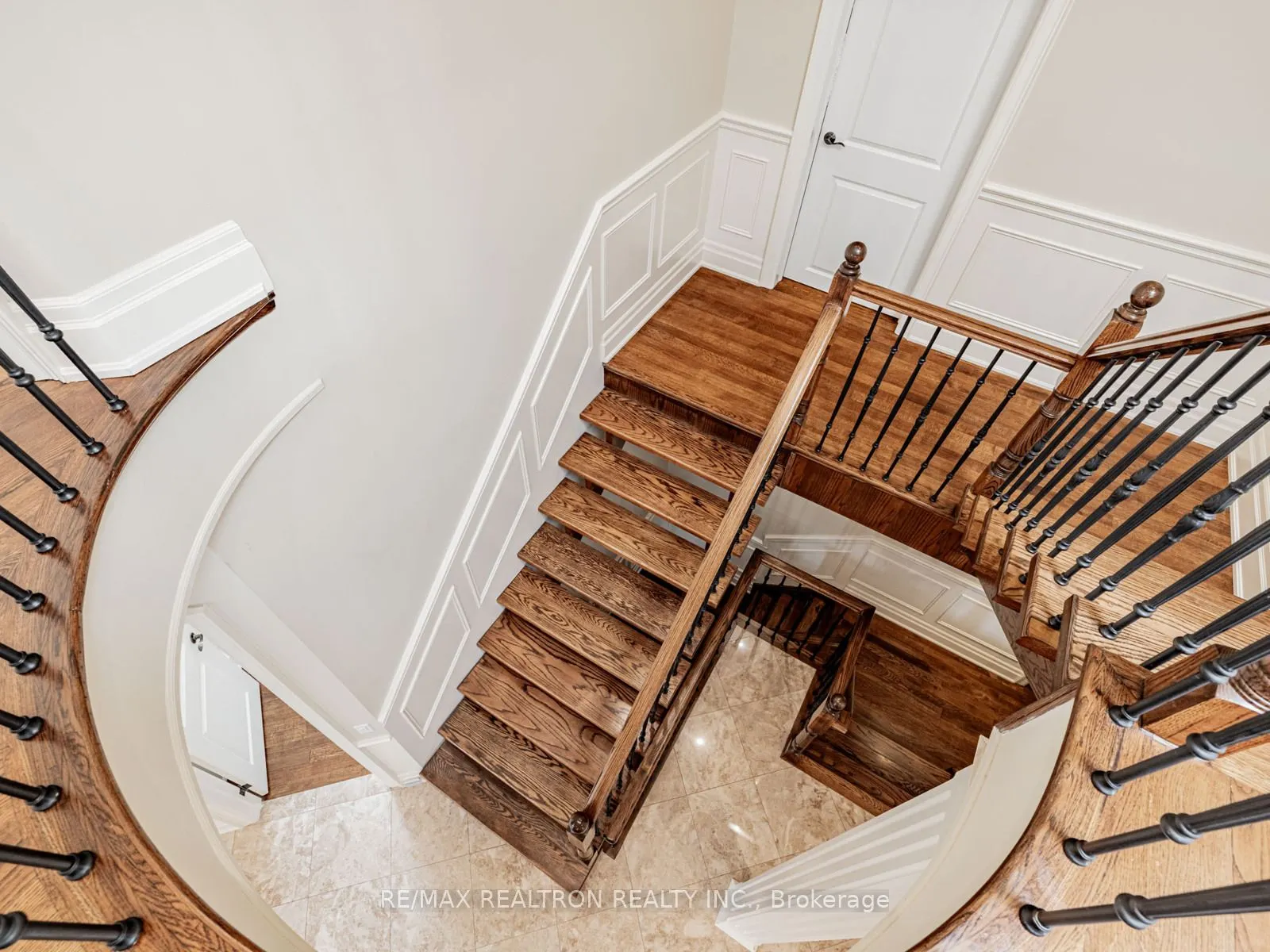 12 Orlon Crescent