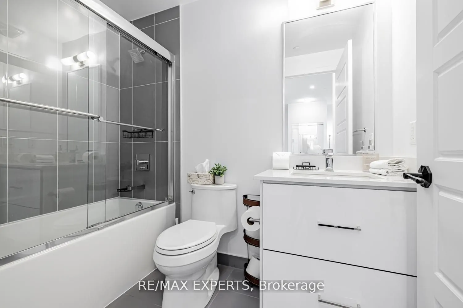 415 Sea Ray Avenue, #105