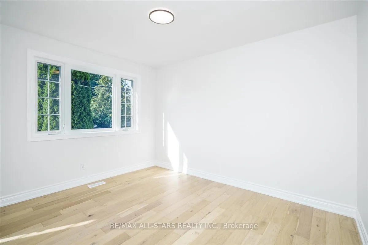 250 Rayners Road