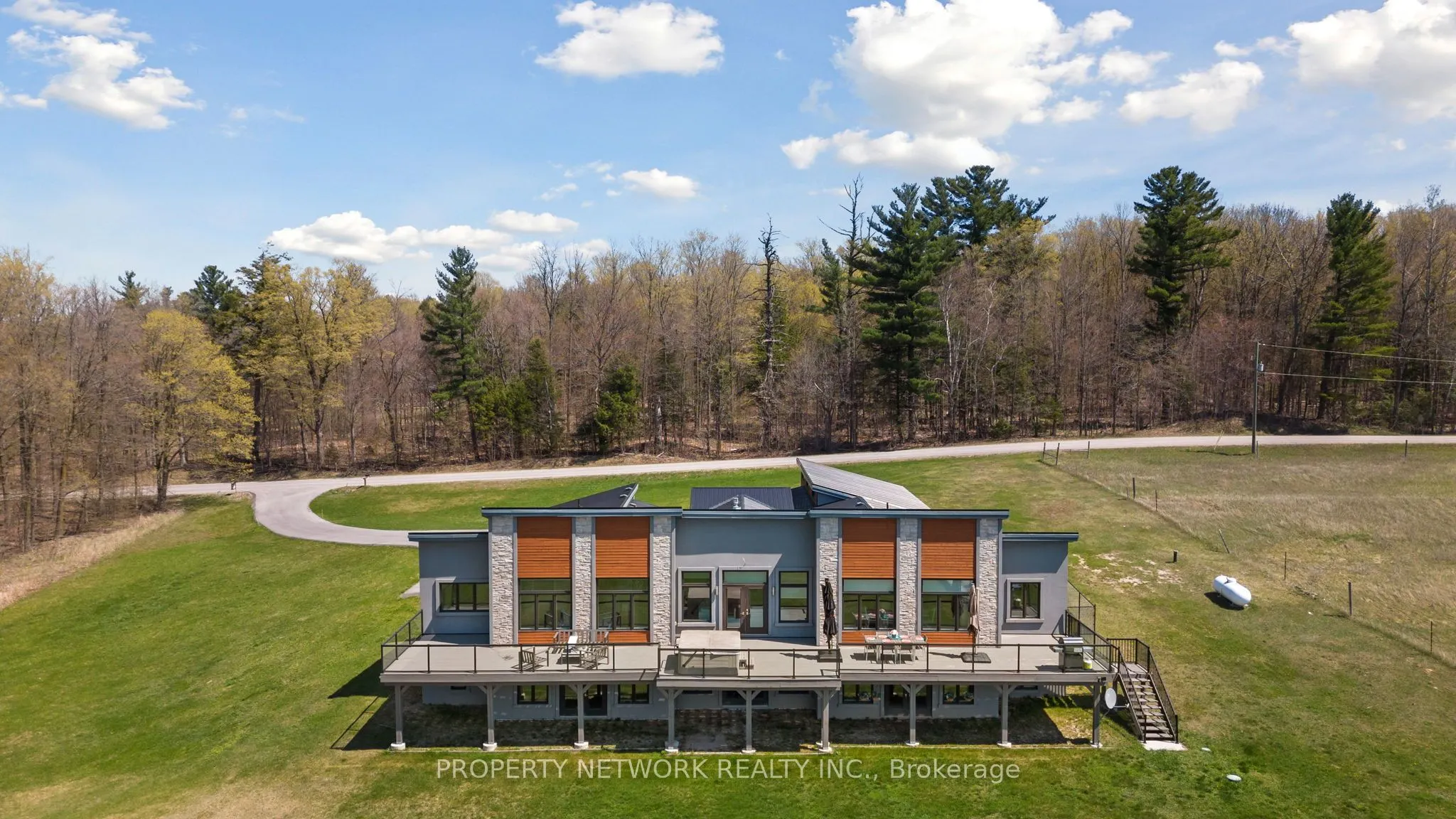 6672 Concession Road 7 Road