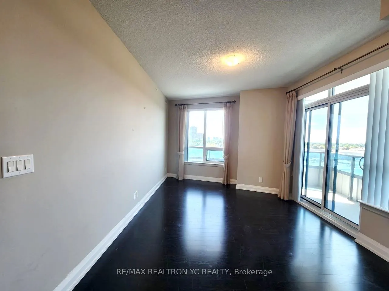 7171 Yonge Street, #408