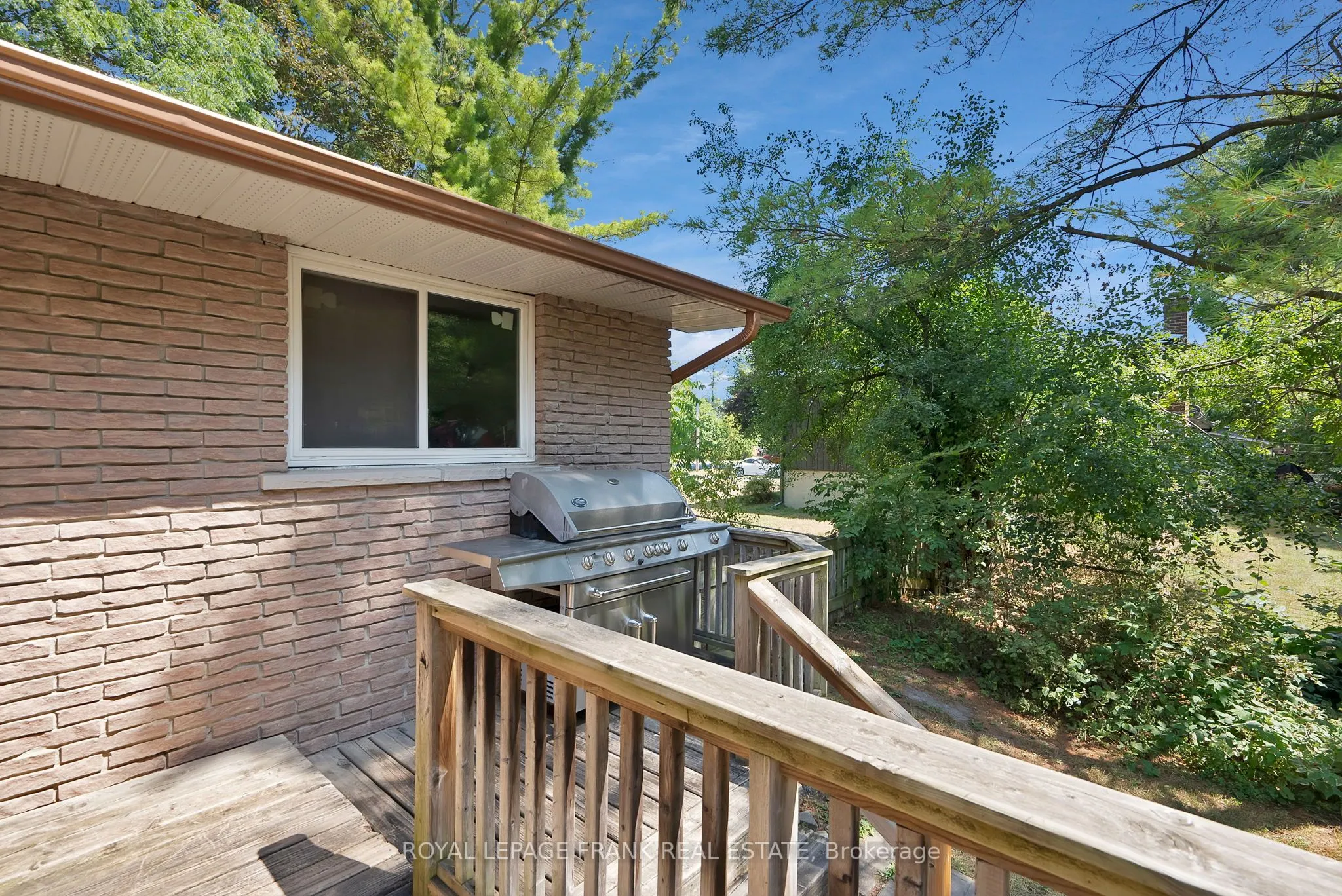 68 Brook Crescent