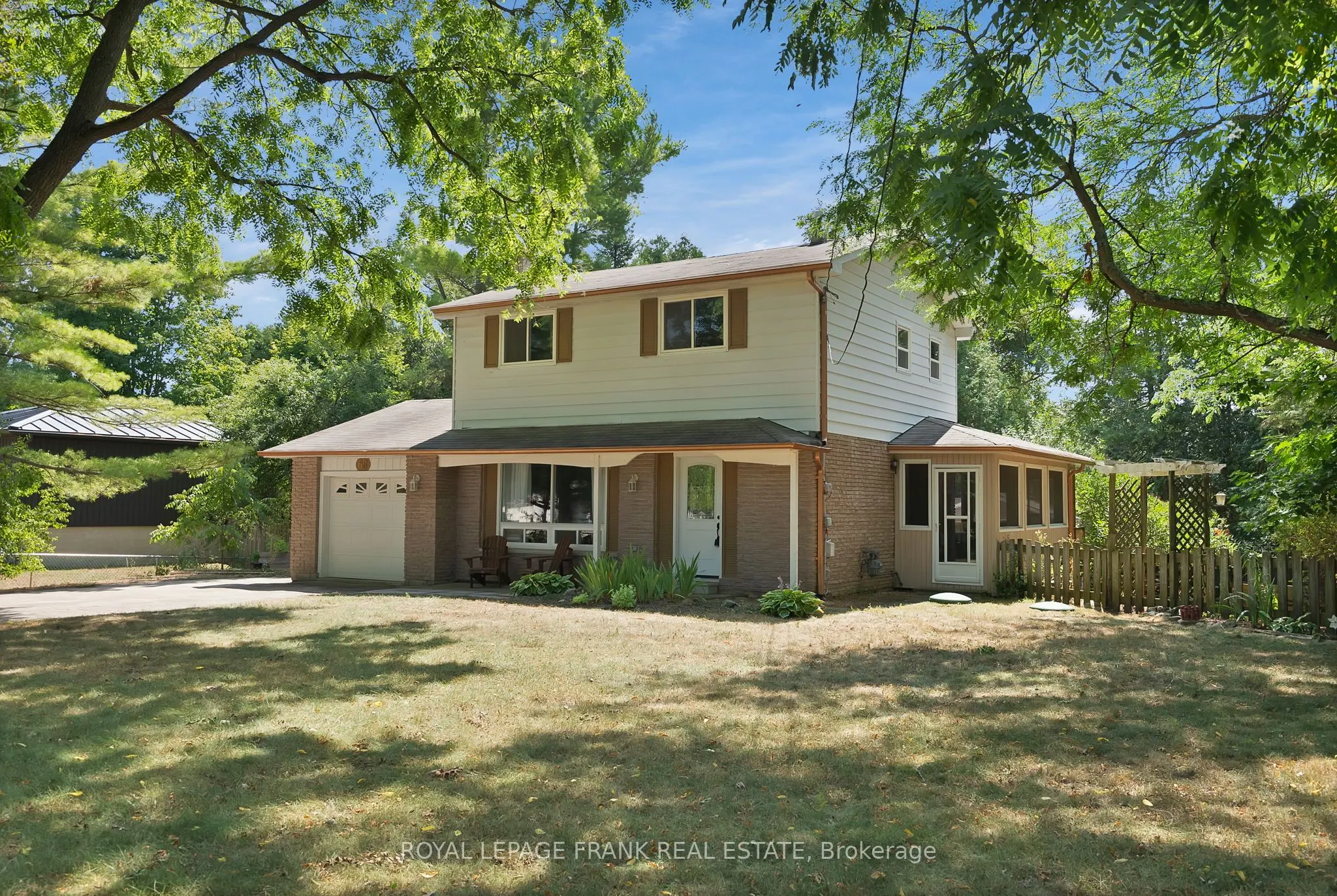 68 Brook Crescent