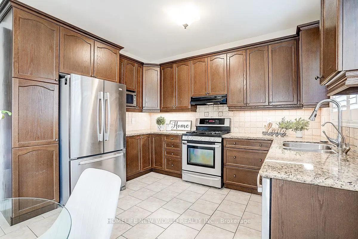 76 Bulmer Crescent