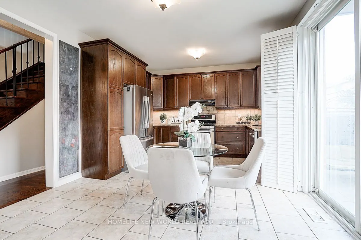 76 Bulmer Crescent