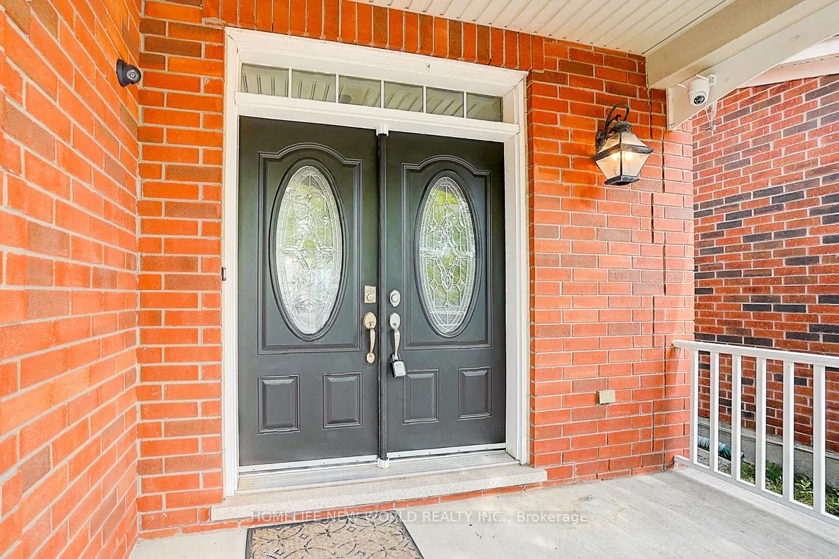 76 Bulmer Crescent