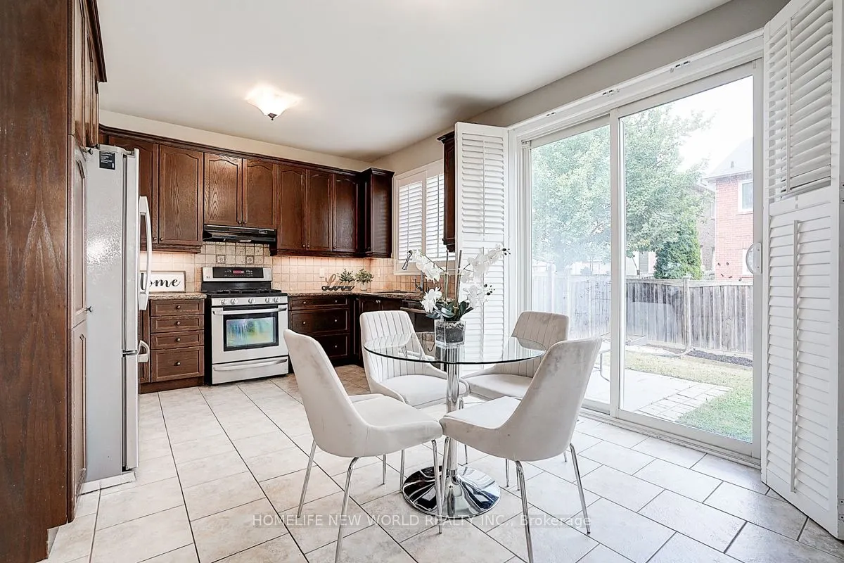 76 Bulmer Crescent