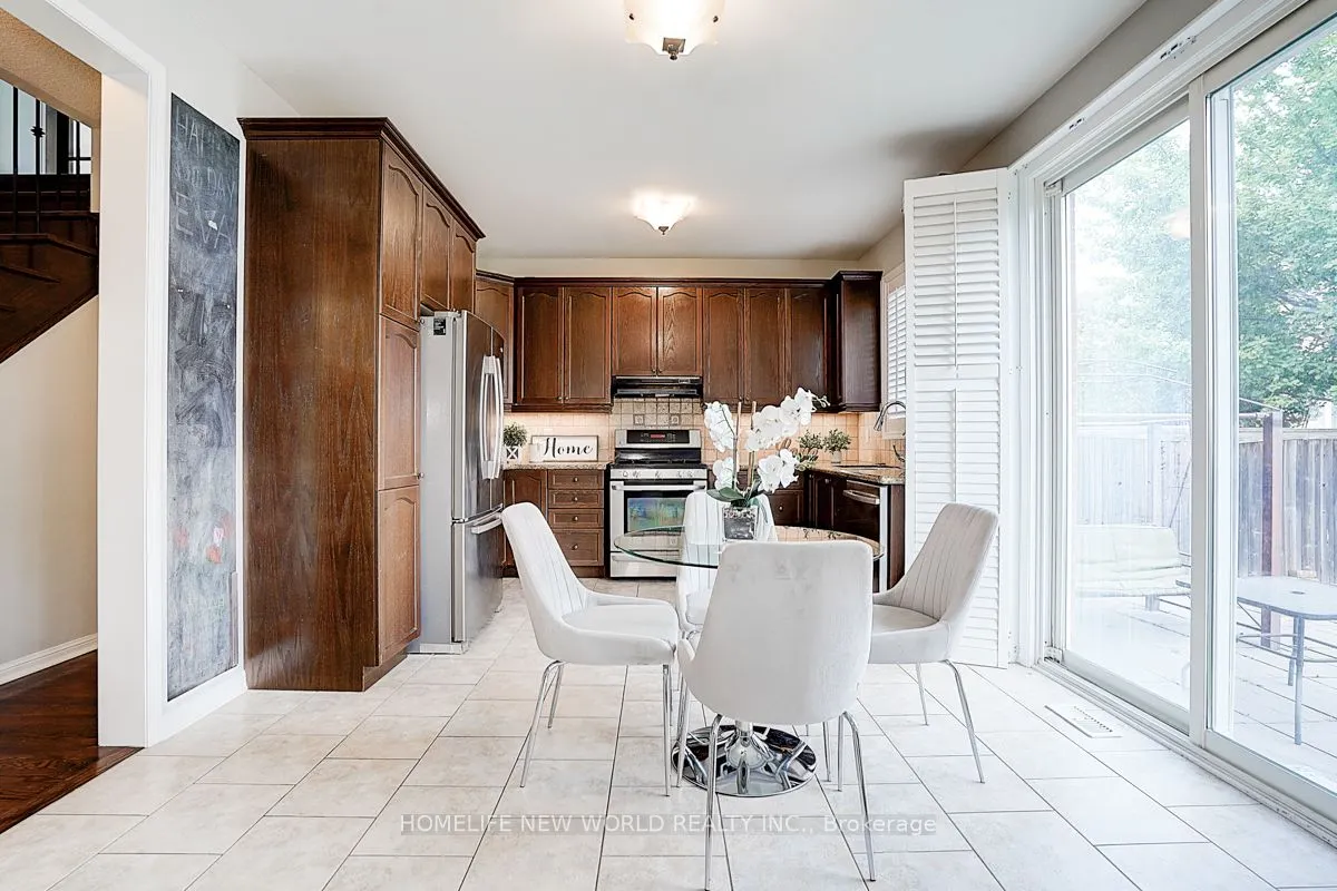 76 Bulmer Crescent