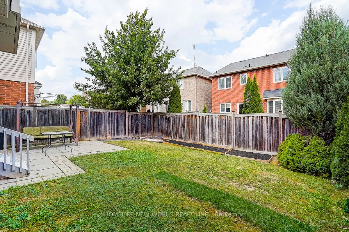 76 Bulmer Crescent