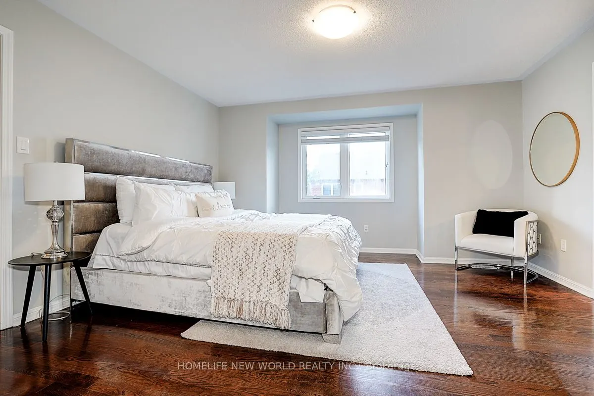 76 Bulmer Crescent