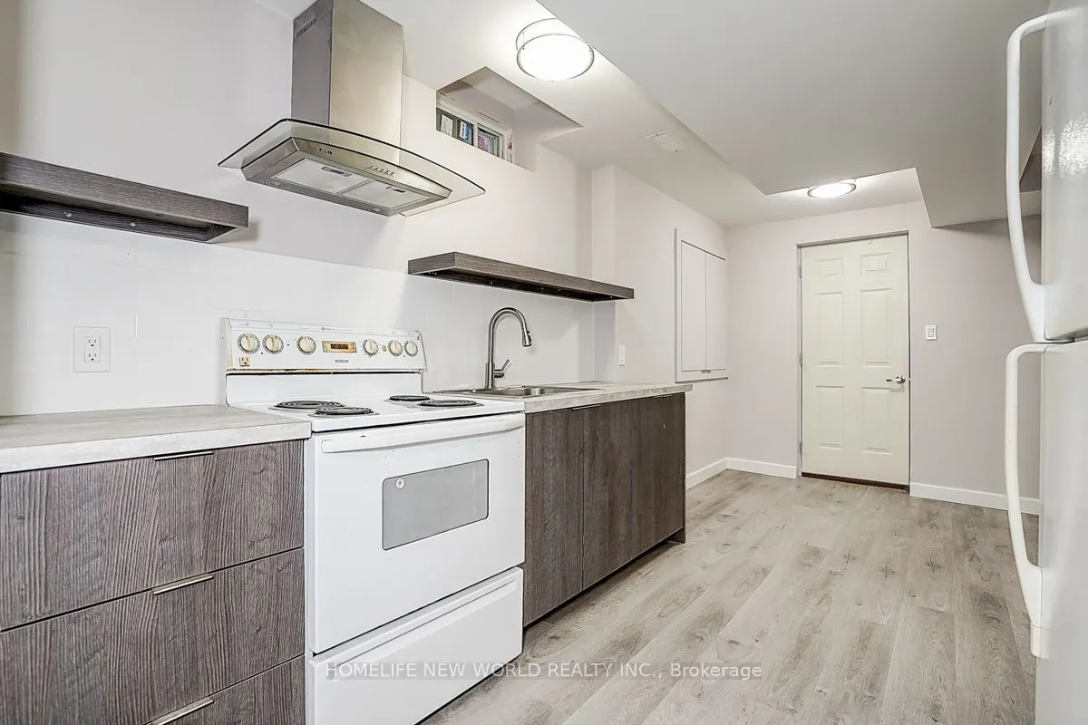76 Bulmer Crescent