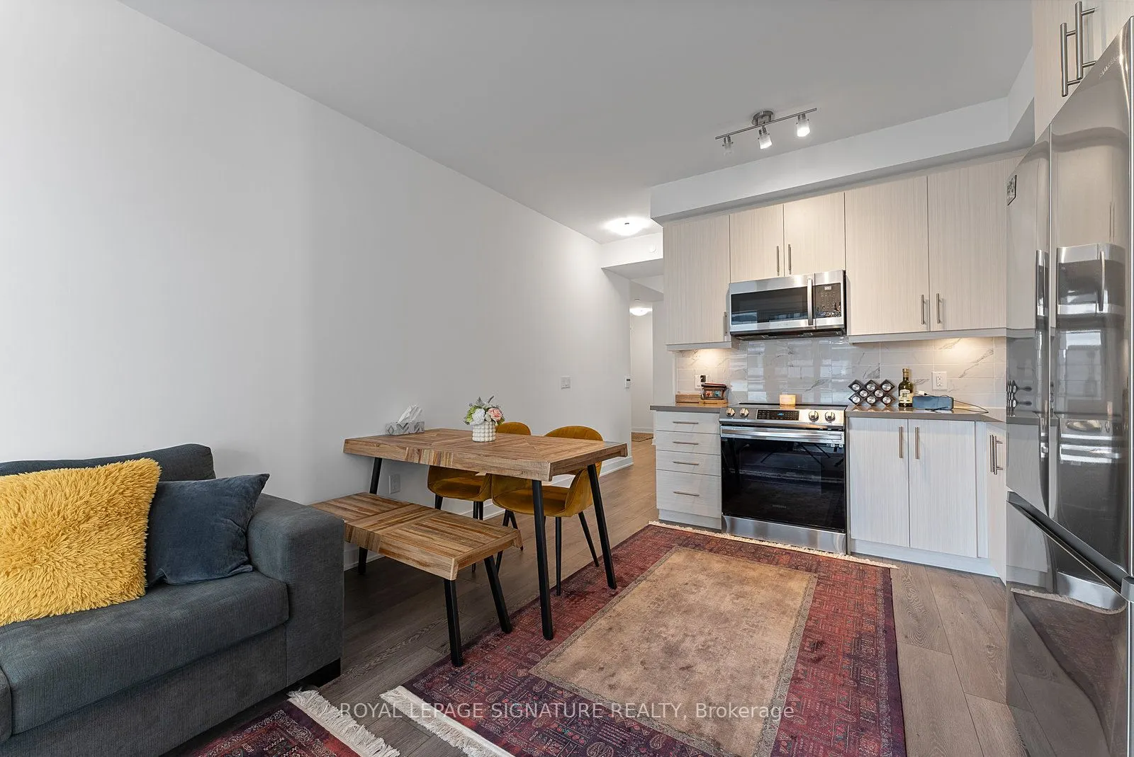 95 Oneida Crescent, #1004
