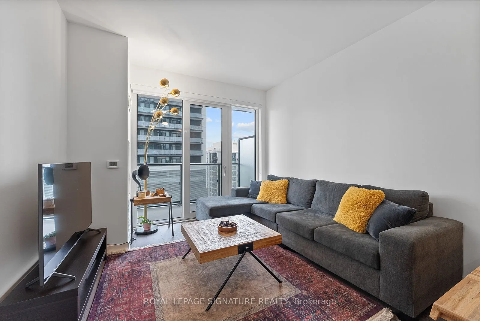95 Oneida Crescent, #1004