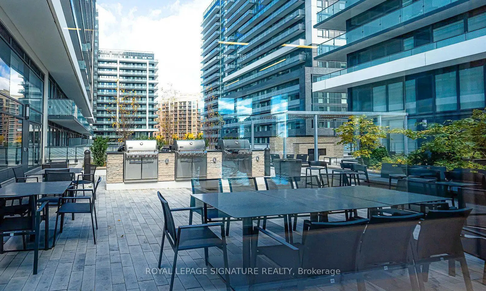 95 Oneida Crescent, #1004