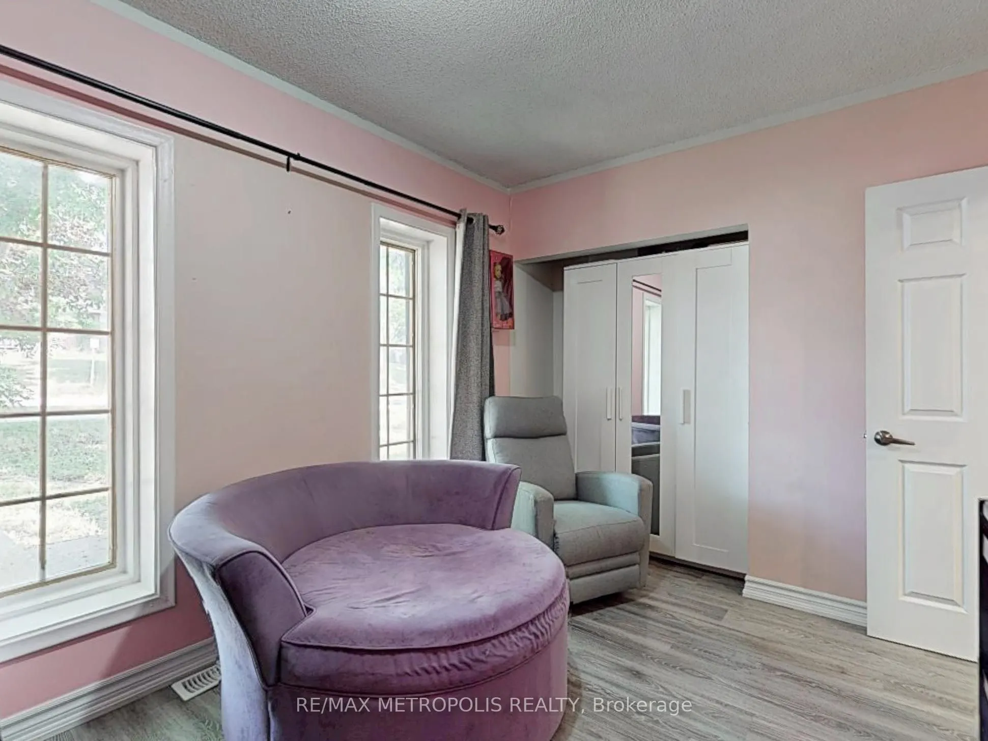1000 ELGIN Street
